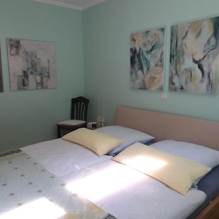 Holiday Flat With Idyllic Garden In Daun Exterior foto