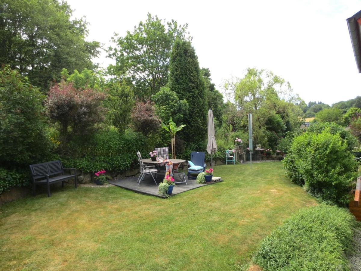 Holiday Flat With Idyllic Garden In Daun Exterior foto
