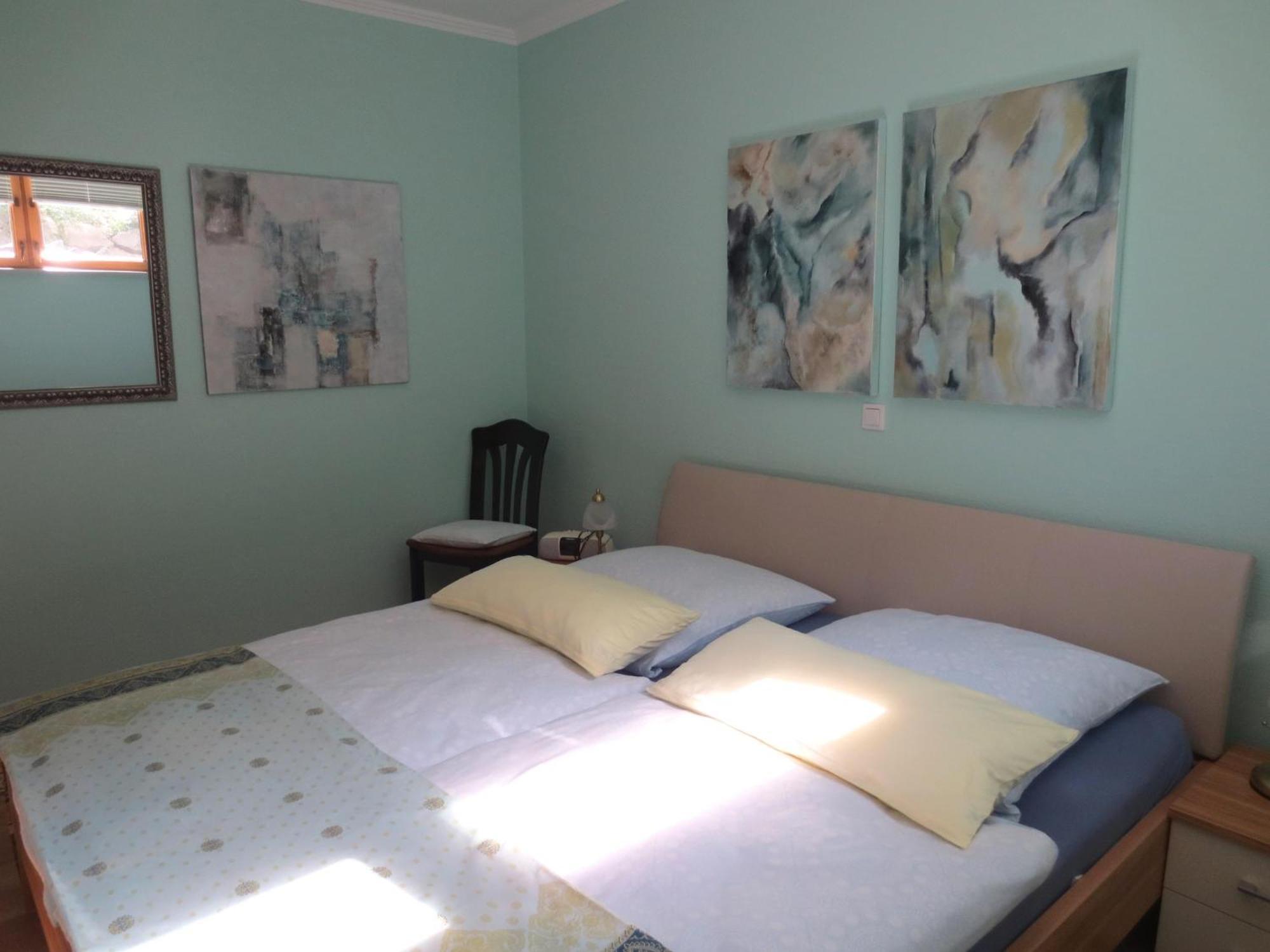 Holiday Flat With Idyllic Garden In Daun Exterior foto